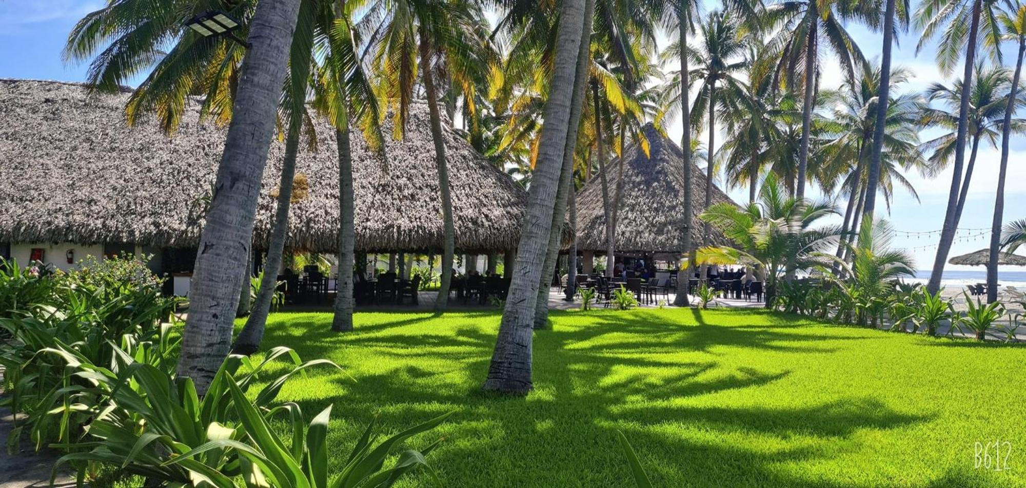 Hotel Tesoro Beach San Luis La Herradura Exterior foto