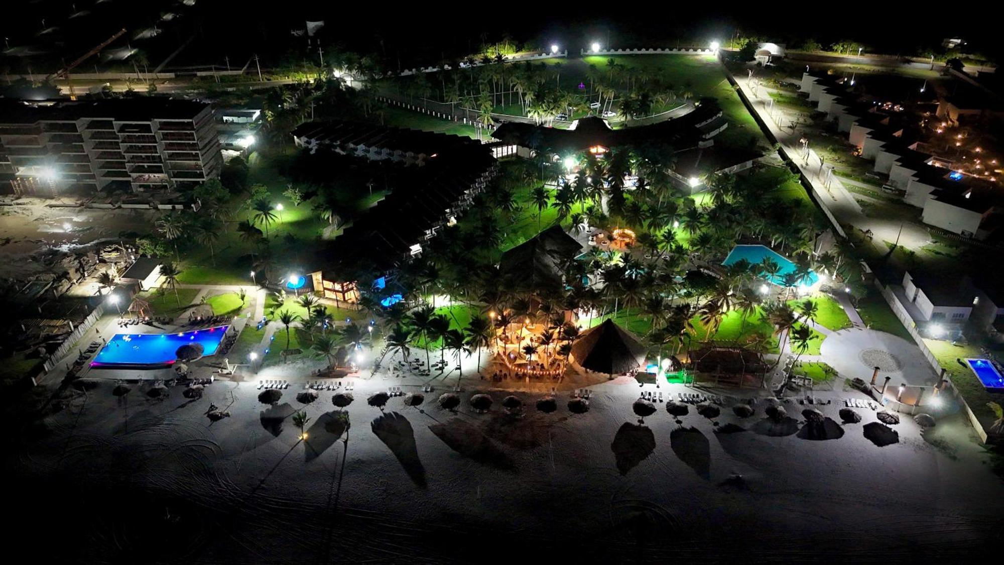 Hotel Tesoro Beach San Luis La Herradura Exterior foto